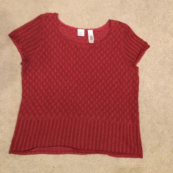 Red shirt - Picture 1 of 3